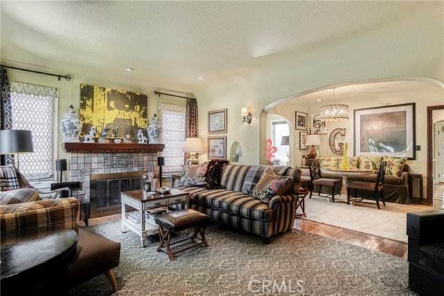 Detail Gallery Image 8 of 46 For 10754 Valley Spring, Studio City,  CA 91602 - 2 Beds | 2 Baths