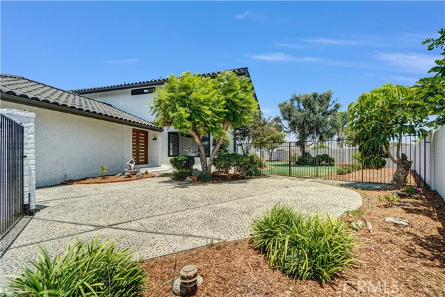 Detail Gallery Image 4 of 52 For 5231 Los Encantos Circle, La Palma,  CA 90623 - 5 Beds | 3 Baths