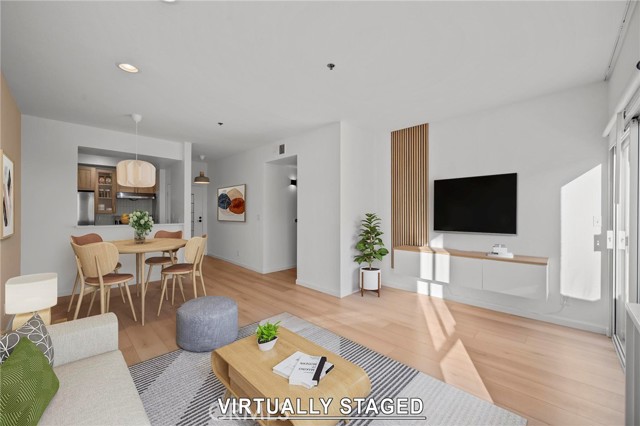 Detail Gallery Image 4 of 37 For 19350 Sherman Way #338,  Reseda,  CA 91335 - 2 Beds | 2 Baths