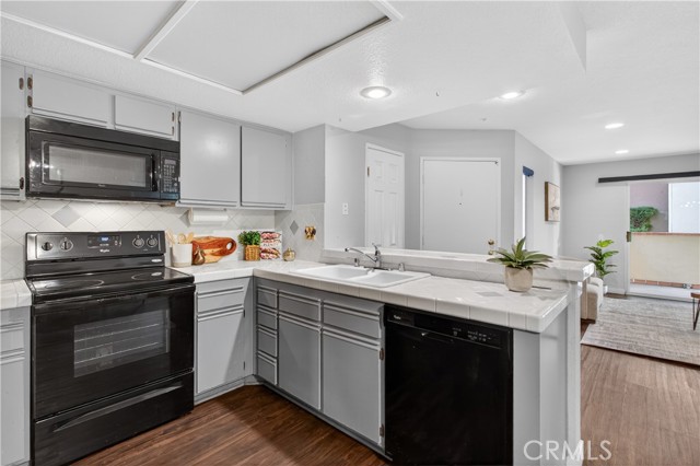 Image 10 of 28 For 123 Cross Creek