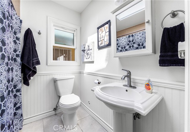 715 Olive Avenue, Huntington Beach CA: https://media.crmls.org/medias/ef34bddc-0251-4519-9c04-1b3c6061ca45.jpg
