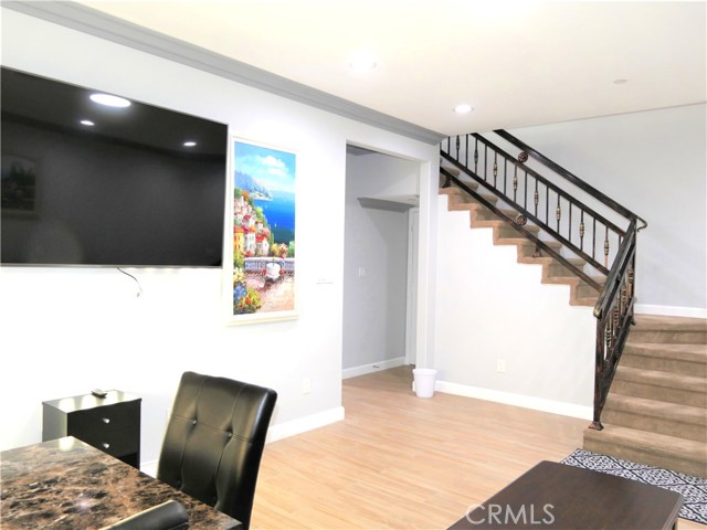 Detail Gallery Image 4 of 26 For 1735 S Easy Way, Anaheim,  CA 92804 - 3 Beds | 2/1 Baths