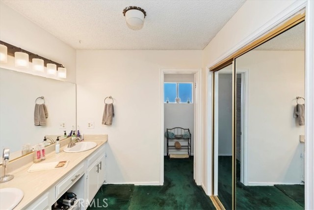20061 Lounsberry Road, Perris CA: https://media.crmls.org/medias/ef358788-54f5-4dd3-b685-395fca7d499c.jpg