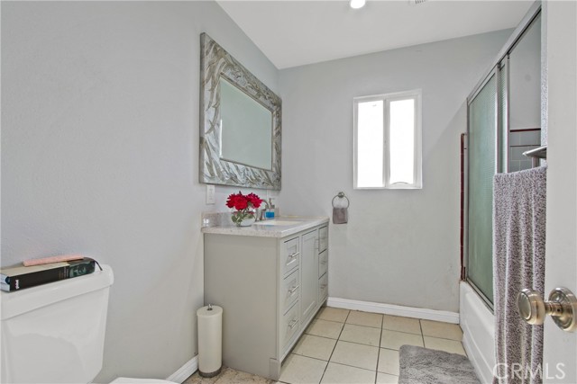 Detail Gallery Image 6 of 15 For 338 W Glencoe St, Compton,  CA 90220 - 3 Beds | 2 Baths
