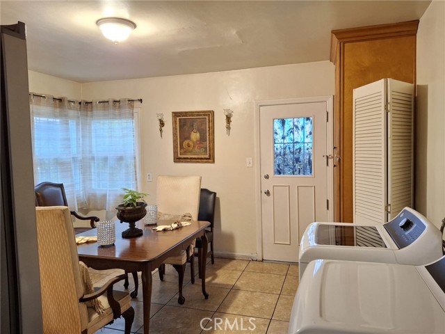 Detail Gallery Image 8 of 20 For 1346 W Century, Los Angeles,  CA 90044 - 2 Beds | 1 Baths