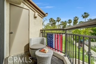 https://media.crmls.org/medias/ef376e14-ffa2-4b66-95cb-32a0451c87a7.jpg?preset=X-Large