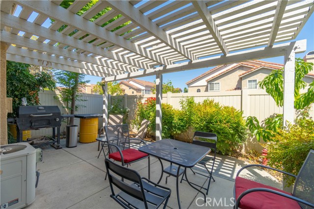 Detail Gallery Image 30 of 43 For 1150 San Marino Ct #103,  Corona,  CA 92881 - 3 Beds | 2/1 Baths