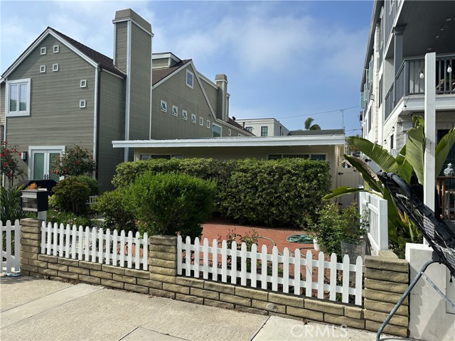 445 8th, Manhattan Beach, California 90266, 2 Bedrooms Bedrooms, 0 ,1 BathroomBathrooms,Residential,Sold,8th,0,SB26157742