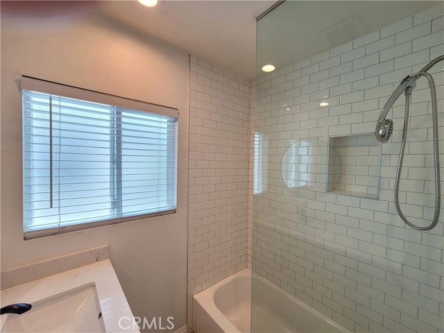 17557 Lemay Place, Lake Balboa CA: https://media.crmls.org/medias/ef37c01f-4350-4647-8990-ce5e20b2e3bf.jpg