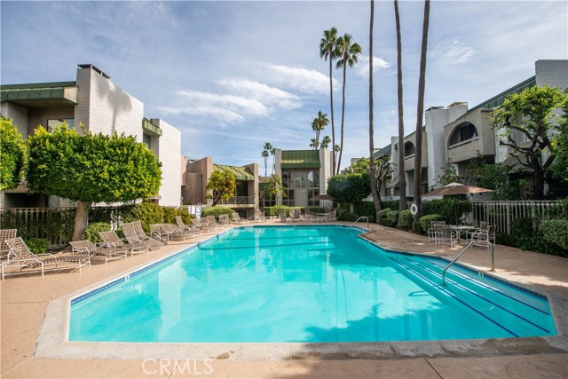 Detail Gallery Image 24 of 26 For 5340 Yarmouth #205,  Encino,  CA 91316 - 2 Beds | 2 Baths