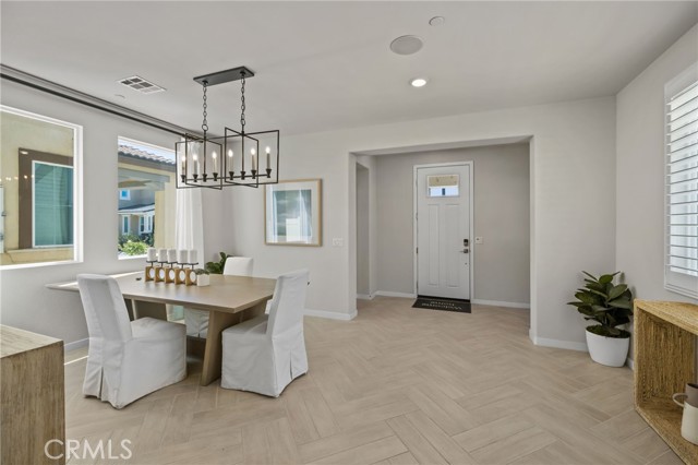 Detail Gallery Image 8 of 33 For 2571 E Pheasant Way, Ontario,  CA 91761 - 4 Beds | 2/1 Baths