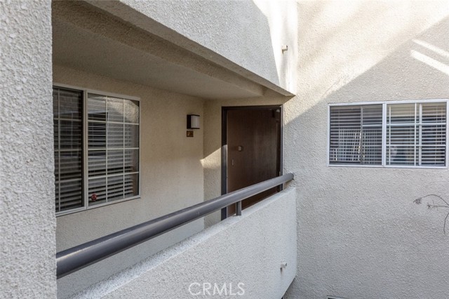 Detail Gallery Image 3 of 34 For 5540 Owensmouth Ave #206,  Woodland Hills,  CA 91304 - 2 Beds | 2 Baths