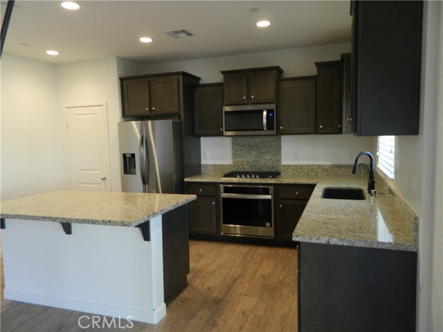 Detail Gallery Image 3 of 28 For 24231 Buckeye, Murrieta,  CA 92562 - 4 Beds | 3 Baths