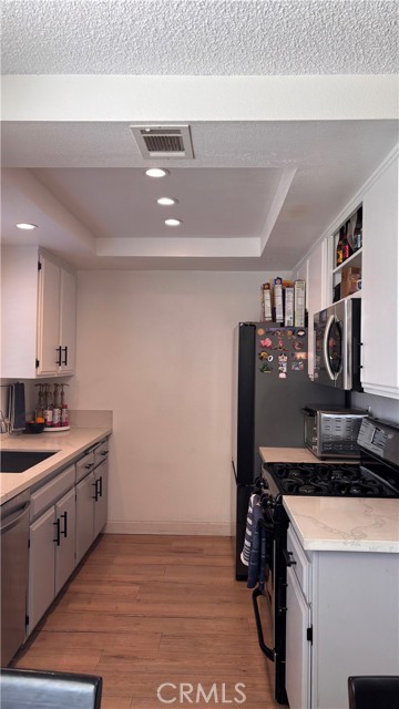 Detail Gallery Image 9 of 27 For 103 W Spring St a,  Long Beach,  CA 90806 - 1 Beds | 2 Baths