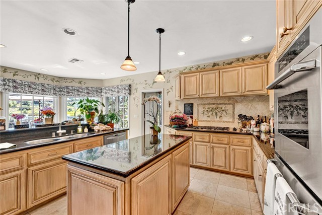 Detail Gallery Image 19 of 75 For 10302 Broadview Pl, North Tustin,  CA 92705 - 5 Beds | 4/1 Baths