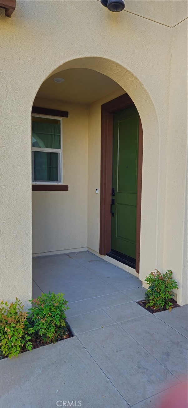 Detail Gallery Image 2 of 34 For 4033 Spring Ln, Corona,  CA 92883 - 3 Beds | 2/1 Baths