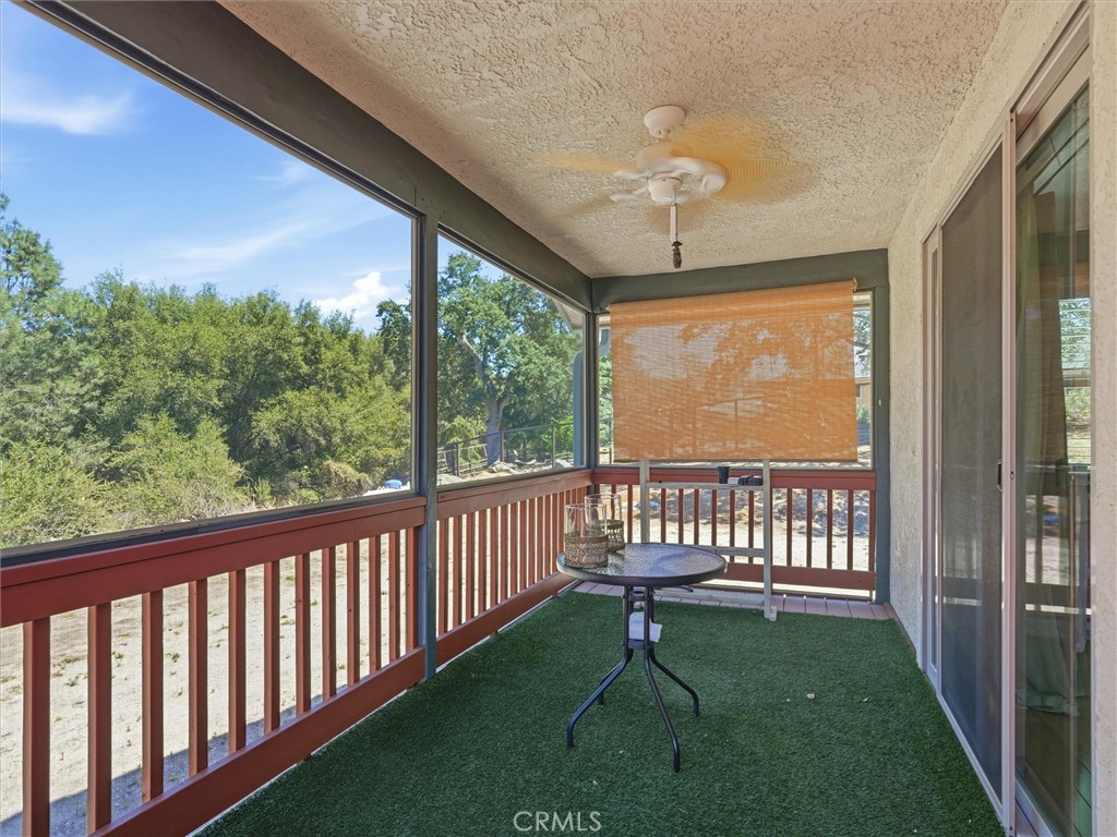 https://media.crmls.org/medias/ef3cf232-bd04-4fee-a1da-af4807b24234.jpg?preset=X-Large