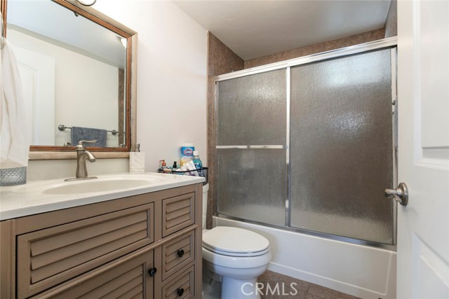 533 Hawthorne Street, Glendale CA: https://media.crmls.org/medias/ef3db57a-a585-47cf-8f79-dd084d43cb6f.jpg