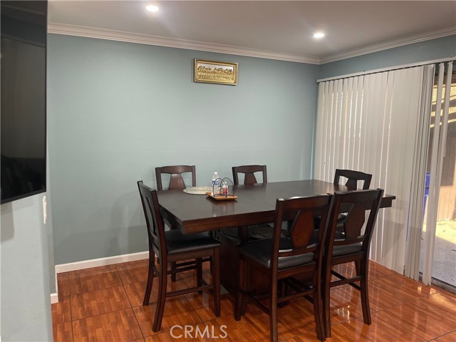 9386 Mesa Verde Drive, Montclair CA: https://media.crmls.org/medias/ef3dc906-5c72-4693-b293-e05628bbc36d.jpg