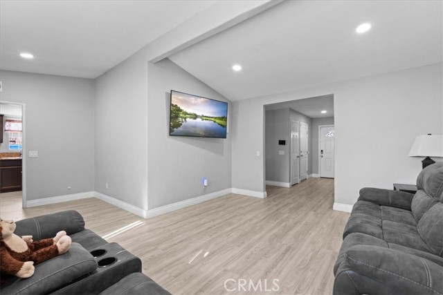 Detail Gallery Image 5 of 30 For 25035 Brodiaea, Moreno Valley,  CA 92553 - 3 Beds | 2 Baths