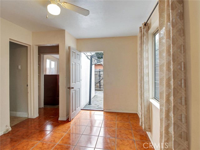Detail Gallery Image 28 of 38 For 110 W Forhan St, Long Beach,  CA 90805 - 2 Beds | 1 Baths