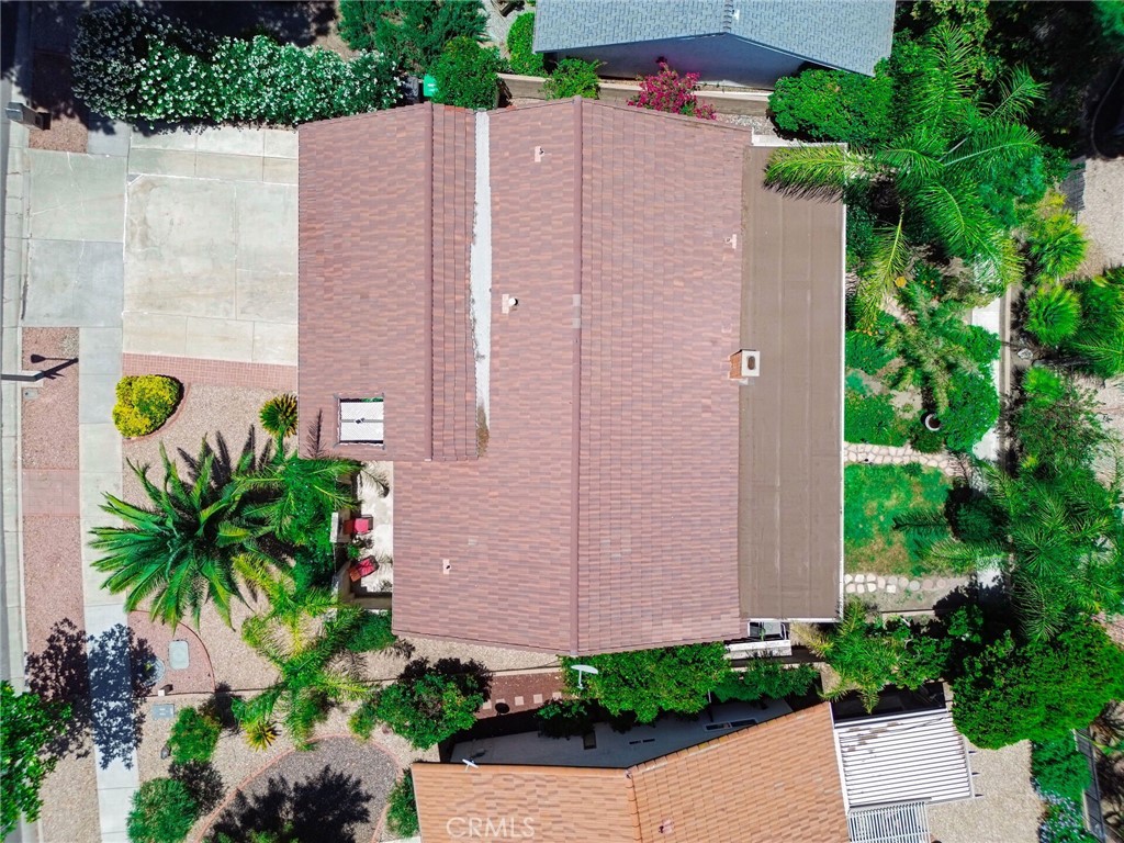 https://media.crmls.org/medias/ef3e1633-8b14-4005-9f39-1dfdd3a7cc1c.jpg?preset=X-Large