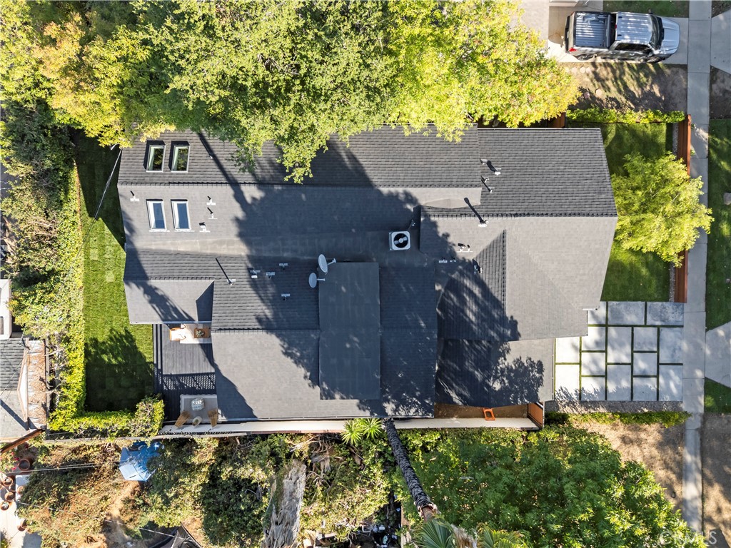 https://media.crmls.org/medias/ef3efb1c-2c41-4f45-8d2f-74be9255a863.jpg?preset=X-Large