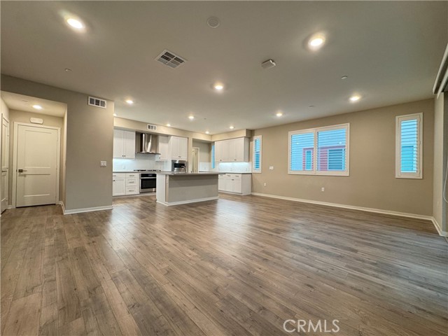 Detail Gallery Image 4 of 30 For 175 Bowery, Irvine,  CA 92612 - 2 Beds | 2/1 Baths