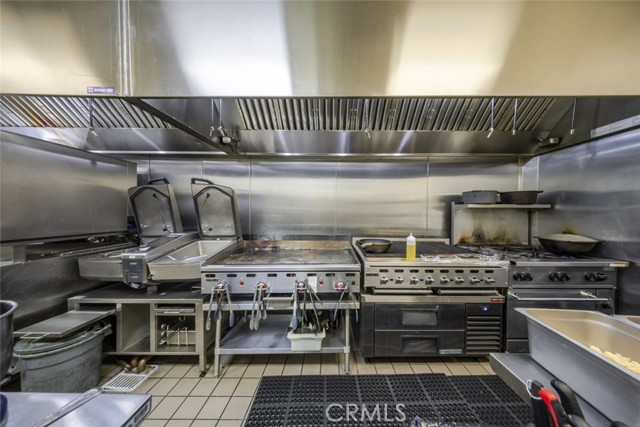 15602 Ventura Boulevard, Encino CA: https://media.crmls.org/medias/ef3f18b0-9d45-491e-91c2-7a0e4dd4524d.jpg