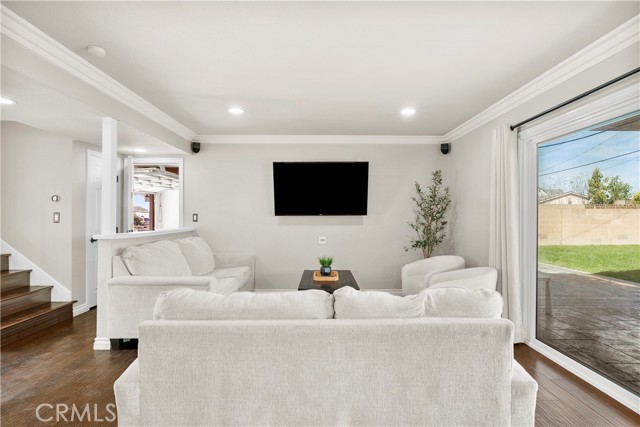 Detail Gallery Image 4 of 28 For 2095 Morley St, Simi Valley,  CA 93065 - 4 Beds | 2/1 Baths