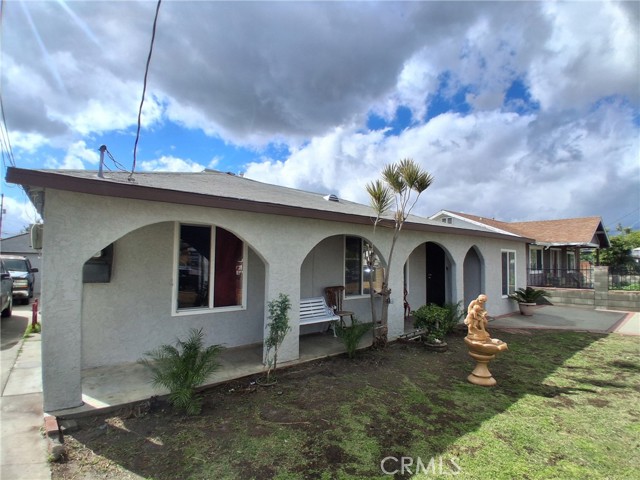 Detail Gallery Image 2 of 23 For 10427 Kewen, Pacoima,  CA 91331 - 3 Beds | 2 Baths