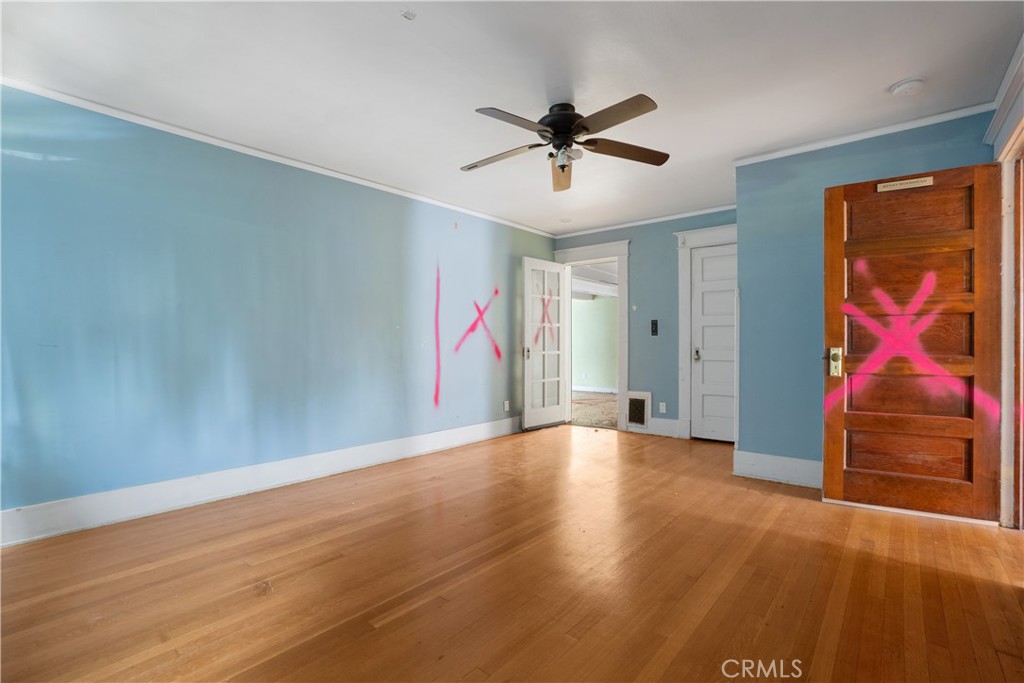 https://media.crmls.org/medias/ef409329-e858-42a4-9cca-48008193a6bd.jpg?preset=X-Large