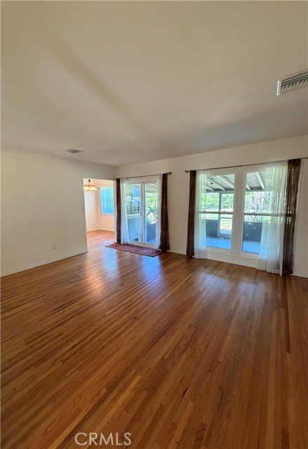 Detail Gallery Image 10 of 31 For 15853 Romar, Granada Hills,  CA 91343 - 3 Beds | 2 Baths