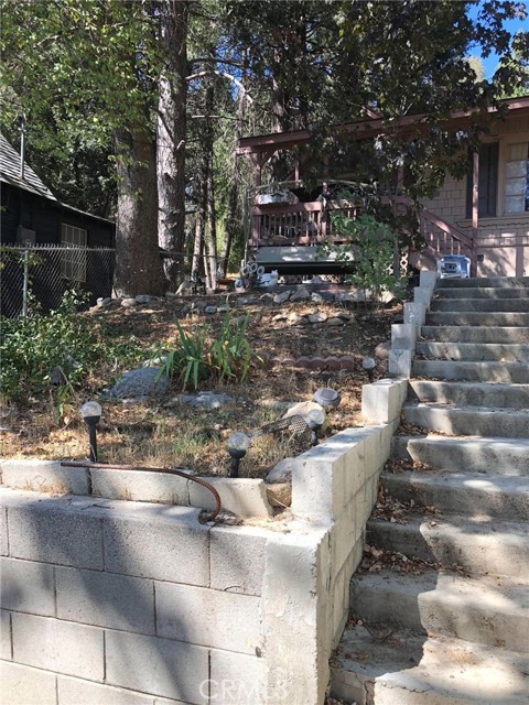 23792 Springwater, Crestline, CA 92325