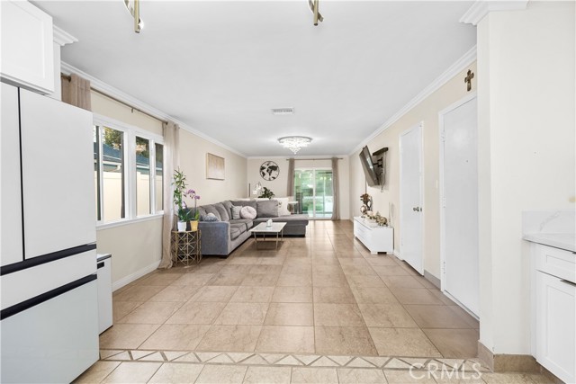 Detail Gallery Image 5 of 16 For 11377 Gaynor Ave, Granada Hills,  CA 91344 - 4 Beds | 2 Baths