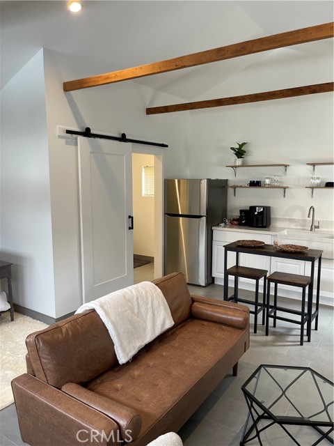Detail Gallery Image 22 of 30 For 5715 Cahill Ave, Tarzana,  CA 91356 - 3 Beds | 2 Baths