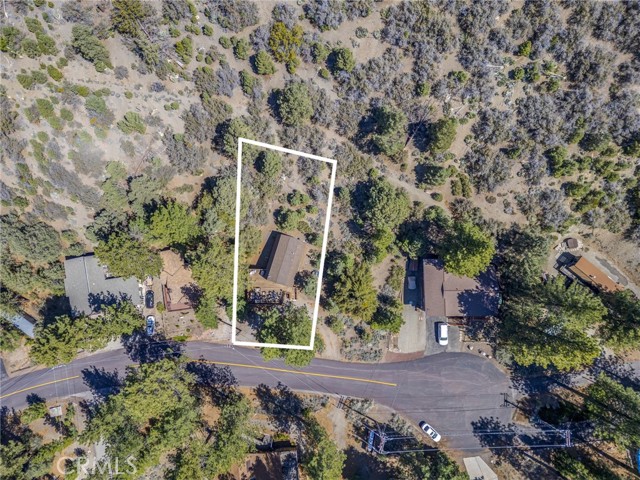1320 Linden Drive, Pine Mountain Club CA: https://media.crmls.org/medias/ef418b94-c80e-4fa3-85e5-1bd148b4921e.jpg