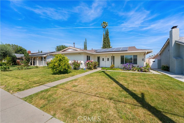 7948 Fallbrook Ave, West Hills CA: https://media.crmls.org/medias/ef4236a9-0b69-4a7c-b588-10e7d905c3b1.jpg