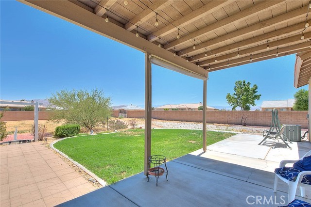 15095 Douglas Street, Apple Valley CA: https://media.crmls.org/medias/ef43b8ff-779a-4b35-a11a-e74894017255.jpg