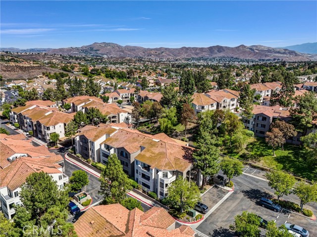 Detail Gallery Image 25 of 31 For 1980 Las Colinas Cir #301,  Corona,  CA 92879 - 2 Beds | 2 Baths