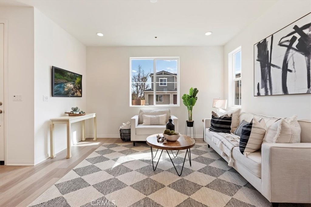 MLS #CV25237857 image #10