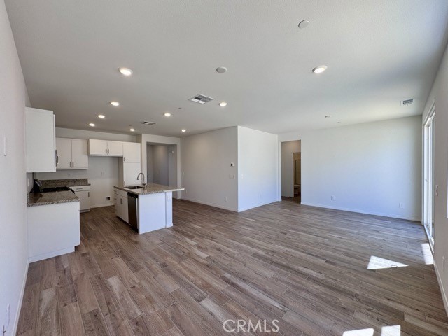 30045 Sunset Pier Drive, Menifee CA: https://media.crmls.org/medias/ef459abe-9be8-4879-ab48-72c5dded2568.jpg