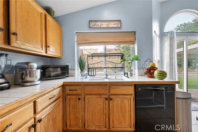 Detail Gallery Image 39 of 75 For 3684 Veronica Ct, Rialto,  CA 92377 - 4 Beds | 3 Baths