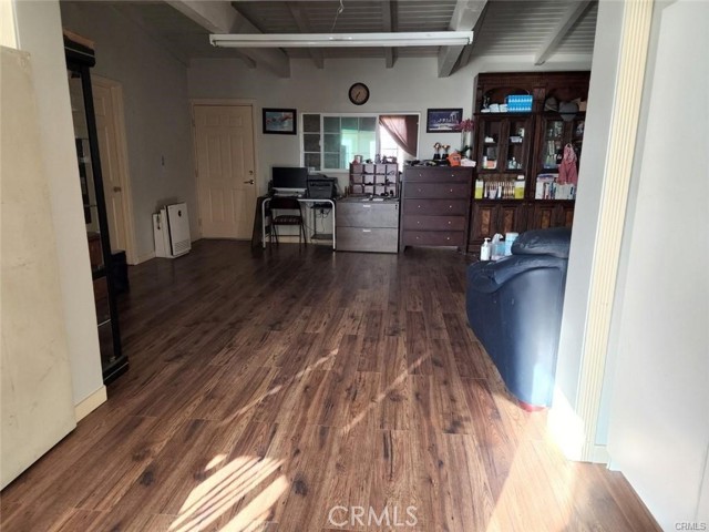 9930 Desert Lane, Phelan CA: https://media.crmls.org/medias/ef465379-d072-435f-aae0-6d835a23bc70.jpg