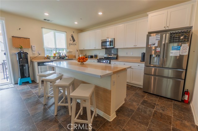 Detail Gallery Image 5 of 32 For 1099 Little Leaf, Calimesa,  CA 92320 - 3 Beds | 2/1 Baths