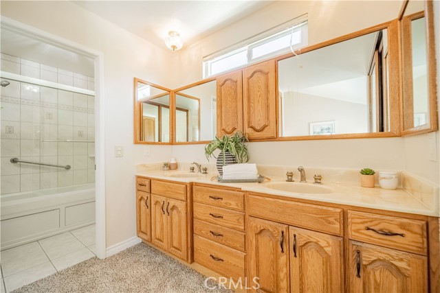 811 Oceanhill Drive, Huntington Beach CA: https://media.crmls.org/medias/ef46d1a5-e370-48a2-9bc7-78f89538890d.jpg