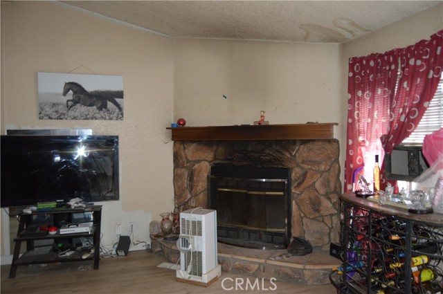 Detail Gallery Image 12 of 60 For 12263 Mountain Rd, Pinon Hills,  CA 92372 - 3 Beds | 2 Baths