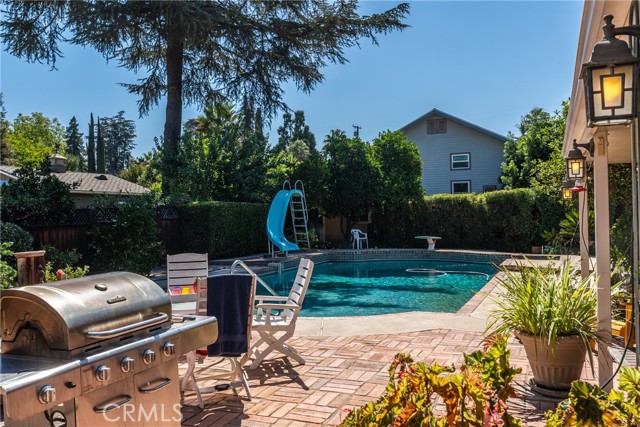 527 W Palm Avenue, Redlands CA: https://media.crmls.org/medias/ef477a3a-cf9b-4fa0-8dcb-4d4004fd22c9.jpg