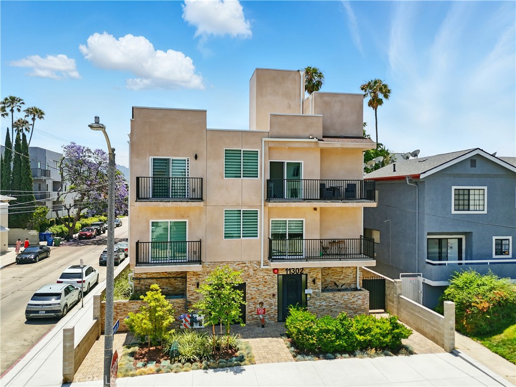 11302 Morrison Street #304