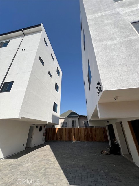 1128 Ardmore, Los Angeles CA: https://media.crmls.org/medias/ef47bd57-9e96-4369-b631-6dbbf5ca2acb.jpg